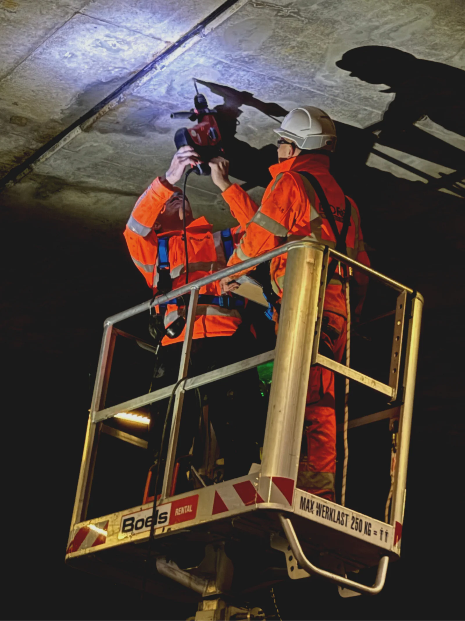 BORÈL-Spezialisten bei Arbeiten in der Tunnelkonstruktion am Julianaplein in Groningen
